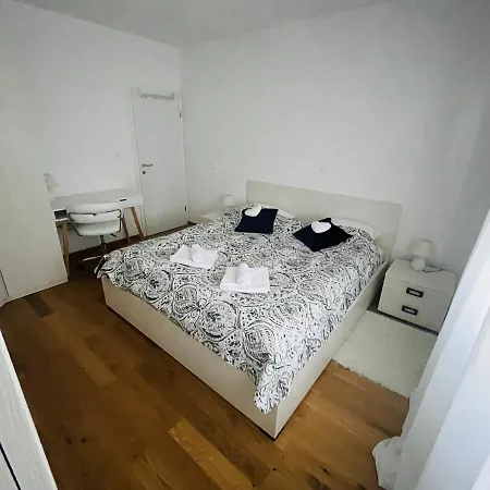 With Wifi - 21347 Split